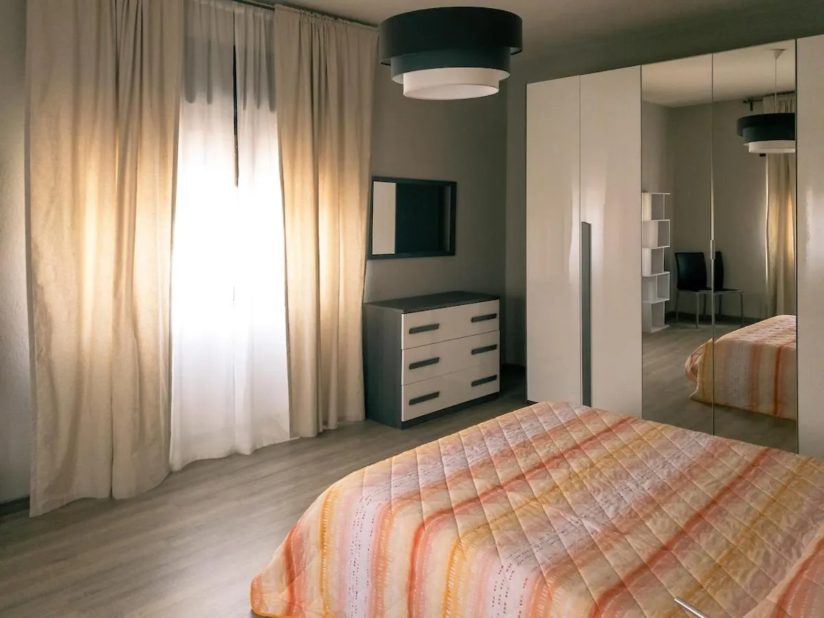 Colico - Casa Vacanza Katy Fra Lago E Montagna 0*,  İtalya